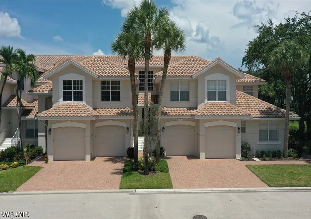 Listing Photo 4 - Condo for sale in building located at 25051 Banbridge Ct, Bonita Springs, FL 34134 - Unit #103