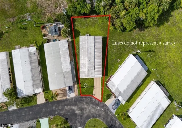 Photo 4 of Sale Pending at 2984 Longview Ln, North Fort Myers, FL 33917 | MLS# 2026035694 | Listing updated on 2026-10-20