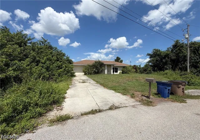 Photo 2 of Single family home for sale at 367 Peerless St, Lehigh Acres, FL 33974 | MLS# 2026035711 | Listing updated on 2026-09-11