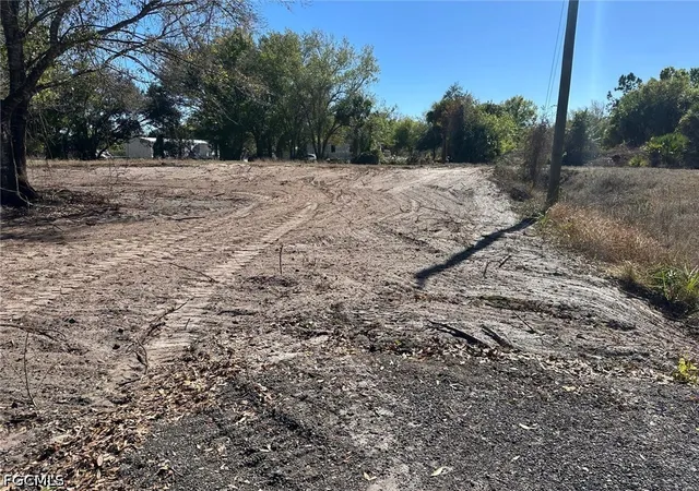 Photo 3 of Land for sale at 385 S Utopia St, Clewiston, FL 33440 | MLS# 2026035734 | Listing updated on 2026-09-07