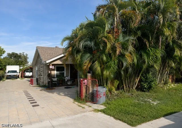 Photo 3 of Single family home for sale at 5625 7th Ave, Fort Myers, FL 33907 | MLS# 226030046 | Listing updated on 2026-09-09