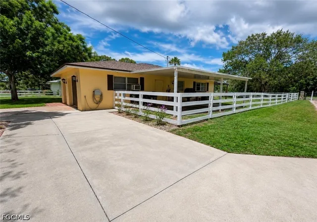 Photo 3 of Single family home for sale at 1798 Marilyn Dr, North Fort Myers, FL 33917 | MLS# 2026035769 | Listing updated on 2026-09-15