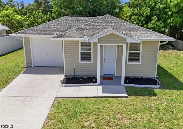 Photo 1 of Single family home for sale at 899 Ridgeway Dr, North Fort Myers, FL 33903 | MLS# 2026035796 | Listing updated on 2026-09-10