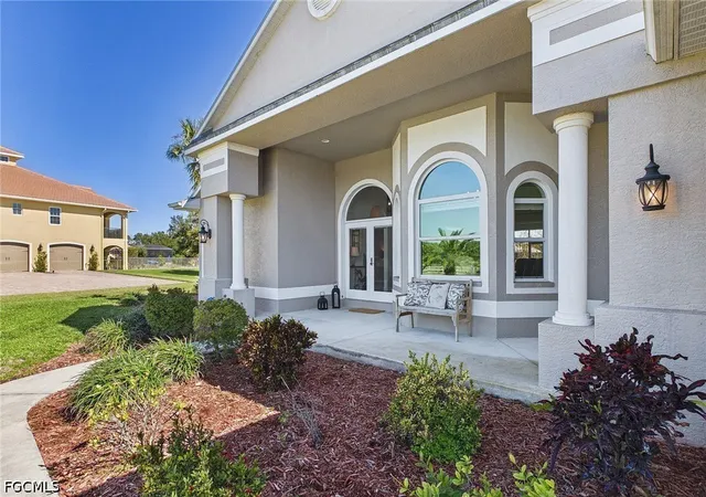 Photo 3 of Sale Pending at 18220 Riverchase Ct, Alva, FL 33920 | MLS# 2026035805 | Listing updated on 2026-09-09