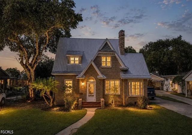 Photo 1 of Single family home for sale at 236 E Arcade Ave, Clewiston, FL 33440 | MLS# 2026035829 | Listing updated on 2026-09-06