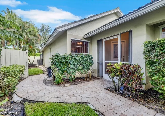 Photo 1 of Single family home for sale at 11011 Linnet Ln, Naples, FL 34119 | MLS# 226030548 | Listing updated on 2026-09-16