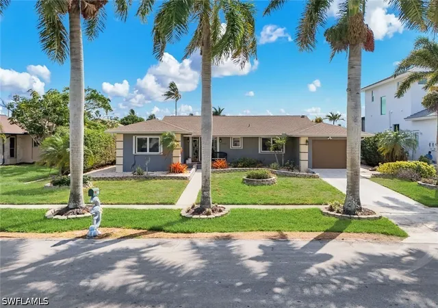 Photo 2 of Single family home for sale at 785 Willow Ct, Marco Island, FL 34145 | MLS# 226030335 | Listing updated on 2026-09-11