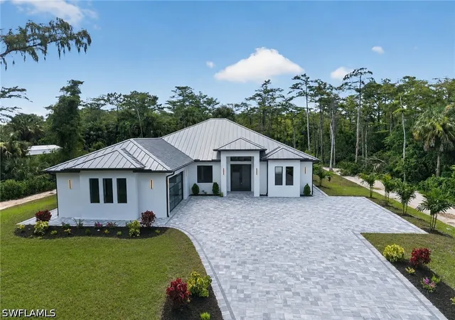 Photo 2 of Single family home for sale at 533 6Th St Se, Naples, FL 34117 | MLS# 226029481 | Listing updated on 2026-10-06