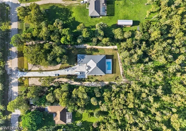 Photo 3 of Single family home for sale at 533 6Th St Se, Naples, FL 34117 | MLS# 226029481 | Listing updated on 2026-10-06