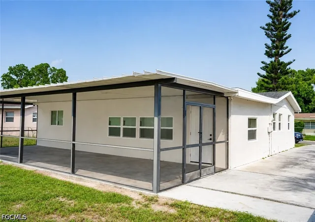 Photo 4 of Single family home for sale at 1770 N Markley Ct, Fort Myers, FL 33916 | MLS# 2026035878 | Listing updated on 2026-09-06
