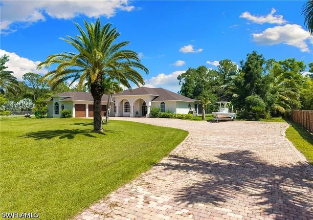 Photo 2 of Single family home for sale at 6521 Livingston Woods Ln, Naples, FL 34109 | MLS# 226025681 | Listing updated on 2026-09-05