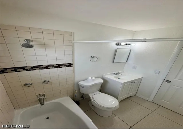 Photo 4 of House for sale at 2640 Saint Charles St, Fort Myers, FL 33916 | MLS# 2026035937 | Listing updated on 2026-10-16