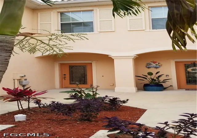 Photo 2 of Townhouse for sale at 10020 Via Colomba Cir, Fort Myers, FL 33966 | MLS# 2026035955 | Listing updated on 2026-09-12