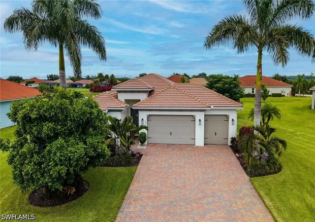 Photo 2 of Single family home for sale at 18709 Lake Hammock Dr, Naples, FL 34114 | MLS# 226030672 | Listing updated on 2026-09-13