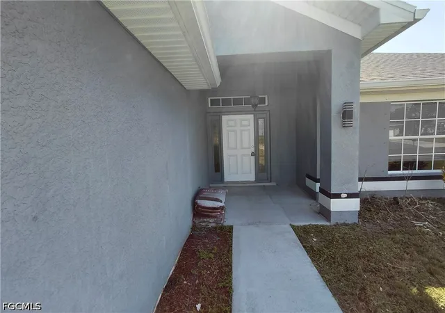 Photo 3 of Single family home for sale at 2013 Ne 13Th Pl, Cape Coral, FL 33909 | MLS# 2026036014 | Listing updated on 2026-09-11