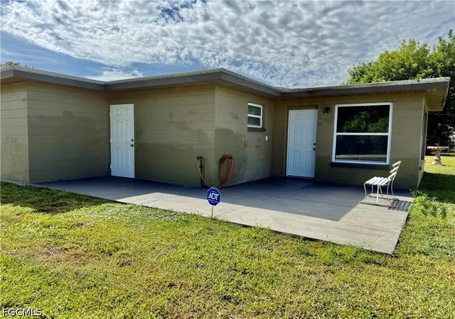 Photo 4 of Sale Pending at 17 Kansas Rd, Lehigh Acres, FL 33936 | MLS# 2026036027 | Listing updated on 2026-09-17