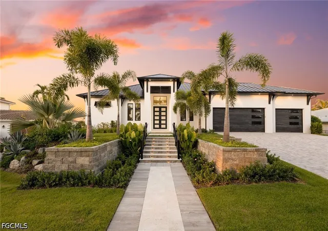 Photo 1 of Single family home for sale at 111 Montrose Dr, Fort Myers, FL 33919 | MLS# 2026036038 | Listing updated on 2026-09-16