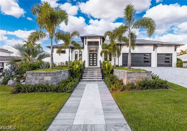 Photo 1 of Single family home for sale at 111 Montrose Dr, Fort Myers, FL 33919 | MLS# 2026036038 | Listing updated on 2026-10-07