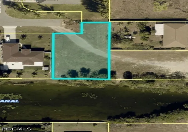 Photo 1 of Land for sale at 722 Ne 12th St, Cape Coral, FL 33909 | MLS# 2026036109 | Listing updated on 2026-09-14