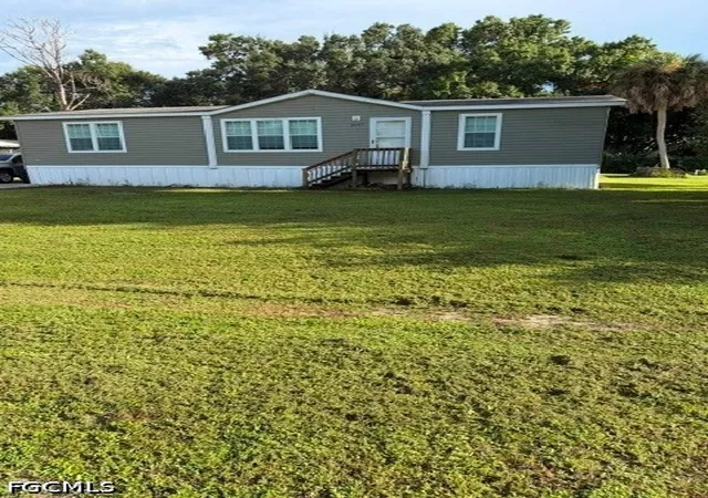 Photo 2 of Sale Pending at 2495 Zoysia Ln, North Fort Myers, FL 33917 | MLS# 2026036141 | Listing updated on 2026-09-11