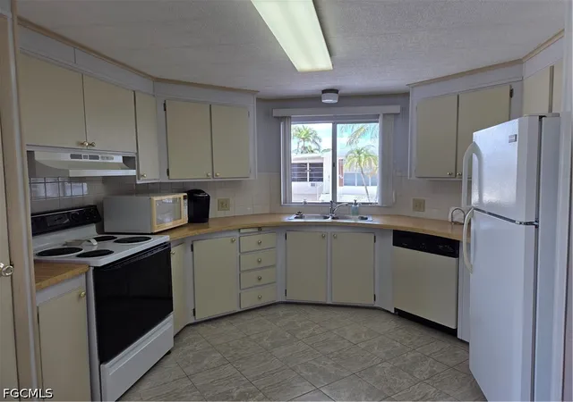 Photo 4 of Manufactured home for sale at 561 Winning Wy, North Fort Myers, FL 33917 | MLS# 2026036153 | Listing updated on 2026-09-03