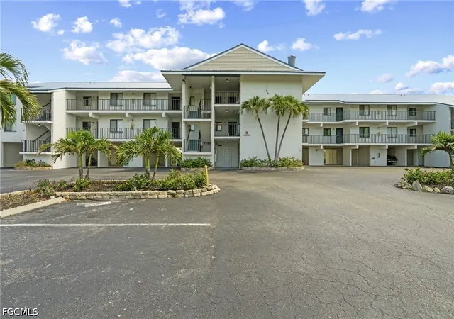 Photo 3 of Condo for sale at 22652 Island Pines Wy #154, Fort Myers Beach, FL 33931 | MLS# 2026036224 | Listing updated on 2026-09-11