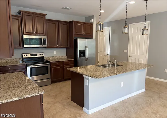 Photo 4 of Single family home for sale at 3272 Royal Gdns Ave, Fort Myers, FL 33916 | MLS# 2026036268 | Listing updated on 2026-09-14