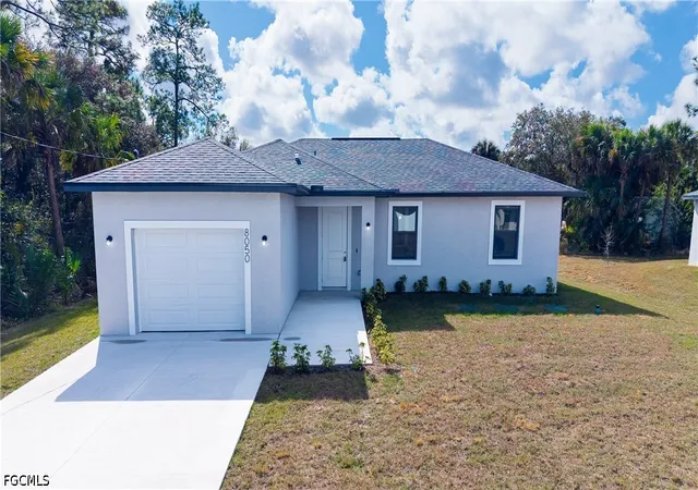 Photo 1 of Single family home for sale at 8050 Sherwood Cir, Labelle, FL 33935 | MLS# 2026036295 | Listing updated on 2026-09-09