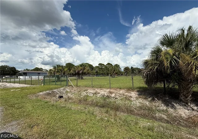 Photo 1 of Sale Pending at 375 S Brida St, Clewiston, FL 33440 | MLS# 2026036311 | Listing updated on 2026-09-02