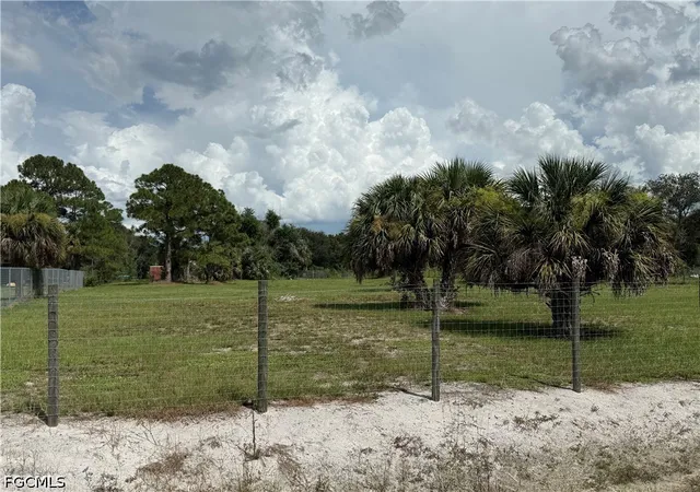 Photo 4 of Sale Pending at 375 S Brida St, Clewiston, FL 33440 | MLS# 2026036311 | Listing updated on 2026-09-02