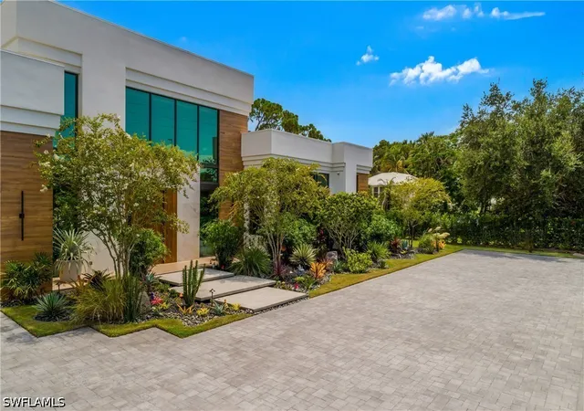 Photo 2 of Mansion for sale at 6616 Trail Blvd, Naples, FL 34108 | MLS# 226030849 | Listing updated on 2026-09-02