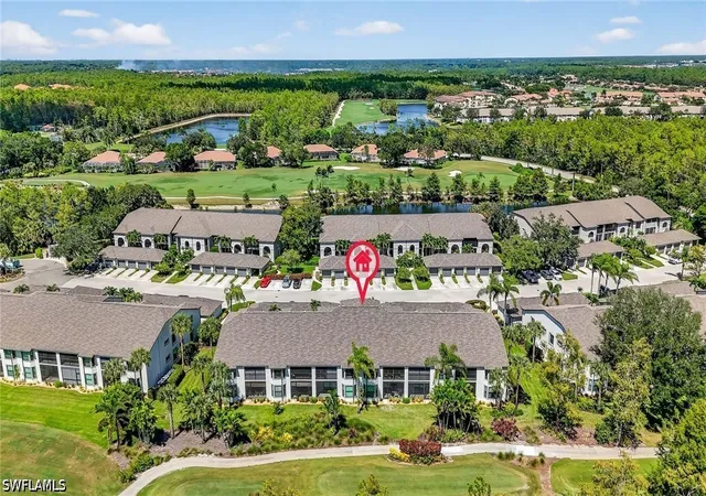 Listing Photo 5 - Condo for sale in building located at 8370 Heritage Links Ct, Naples, FL 34112 - Unit #2025
