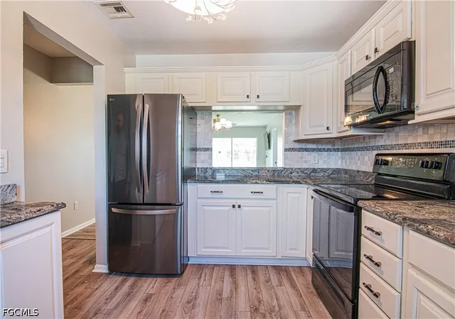 Listing Photo 4 - Condo for sale in building located at 1262 Myerlee Country Clb Blvd, Fort Myers, FL 33919 - Unit #6