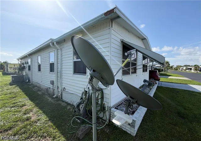 Photo 2 of Manufactured home for sale at 653 Future Dr, North Fort Myers, FL 33917 | MLS# 2026036384 | Listing updated on 2026-09-03