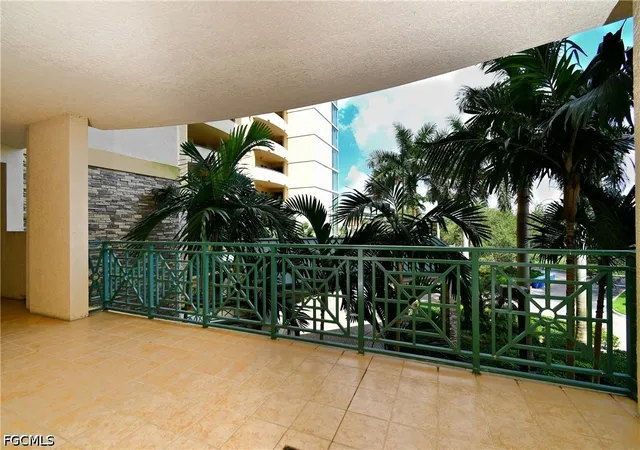 Listing Photo 5 - Condo for sale in building located at 3414 Hancock Brg Pkwy, NORTH FORT MYERS, FL 33903 - Unit #303