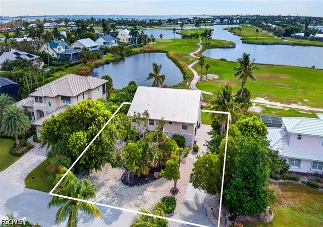 Photo 2 of Single family home for sale at 9076 Mockingbird Dr, Sanibel, FL 33957 | MLS# 2026036411 | Listing updated on 2026-09-03