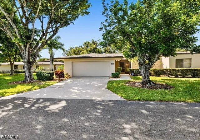 Photo 1 of Sale Pending at 5853 Wyldewood Lakes Ct, Fort Myers, FL 33919 | MLS# 2026036414 | Listing updated on 2026-09-13