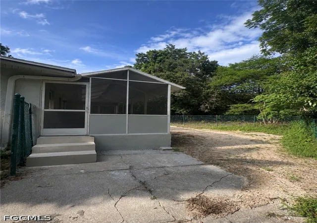 Photo 18 of Single family home for sale at 3900 Arnold Dr, Fort Myers, FL 33916 | MLS# 2026036416 | Listing updated on 2026-09-04