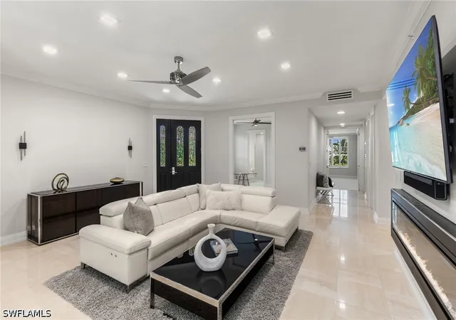 Listing Photo 4 - Condo for sale in building located at 173 Colonade Cir, Naples, FL 34103 - Unit #1401