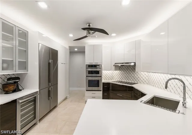 Listing Photo 5 - Condo for sale in building located at 173 Colonade Cir, Naples, FL 34103 - Unit #1401