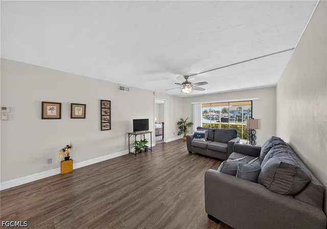 Listing Photo 5 - Condo for sale in building located at 4719 Se 17Th Pl, Cape Coral, FL 33904 - Unit #103