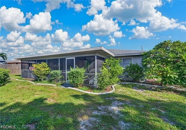 Photo 3 of Single family home for sale at 850 Se 41st St, Cape Coral, FL 33904 | MLS# 2026036502 | Listing updated on 2026-09-03
