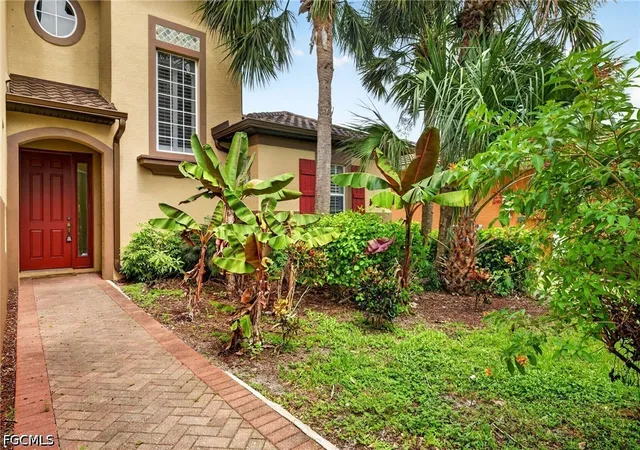 Photo 2 of Sale Pending at 12144 Ledgewood Cir, Fort Myers, FL 33913 | MLS# 2026036510 | Listing updated on 2026-09-10