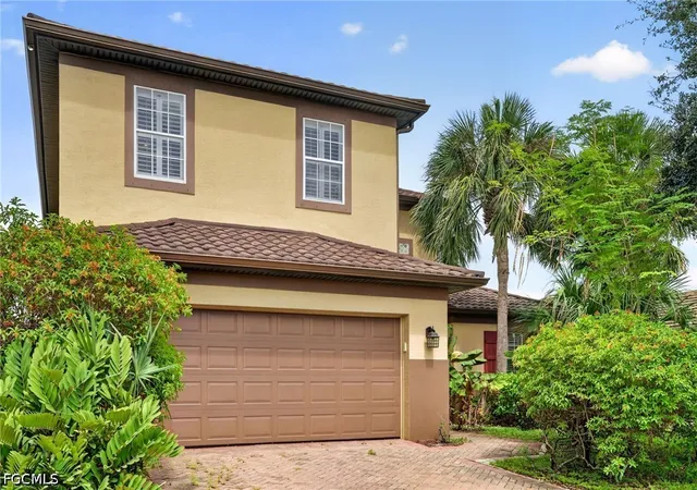 Photo 3 of Sale Pending at 12144 Ledgewood Cir, Fort Myers, FL 33913 | MLS# 2026036510 | Listing updated on 2026-09-10