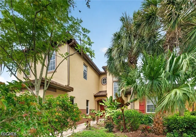 Photo 4 of Sale Pending at 12144 Ledgewood Cir, Fort Myers, FL 33913 | MLS# 2026036510 | Listing updated on 2026-09-10