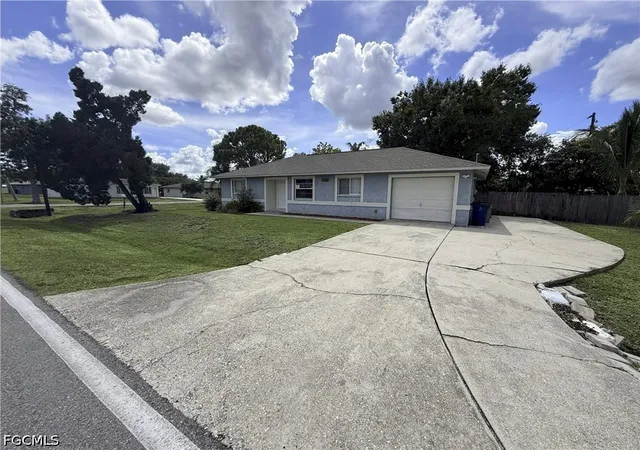 Photo 2 of Single family home for sale at 2511 W Cypress Ave, Fort Myers, FL 33905 | MLS# 2026036544 | Listing updated on 2026-10-01