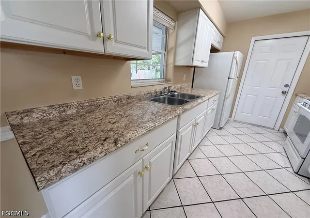 Photo 3 of Single family home for sale at 2511 W Cypress Ave, Fort Myers, FL 33905 | MLS# 2026036544 | Listing updated on 2026-10-01