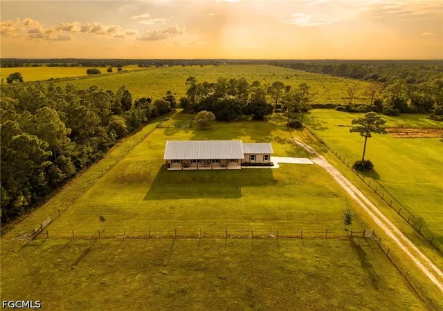 Photo 1 of Single family home for sale at 99 Trader Rd, Labelle, FL 33935 | MLS# 2026036604 | Listing updated on 2026-09-02