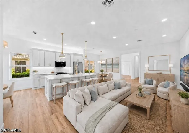 Photo 4 of Sale Pending at 878 Vistana Cir, Naples, FL 34119 | MLS# 226031271 | Listing updated on 2026-09-15