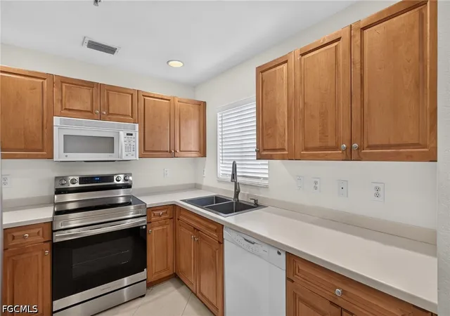 Photo 2 of Townhouse for sale at 9400 Ivy Brk Run #108, Fort Myers, FL 33913 | MLS# 2026036676 | Listing updated on 2026-09-13